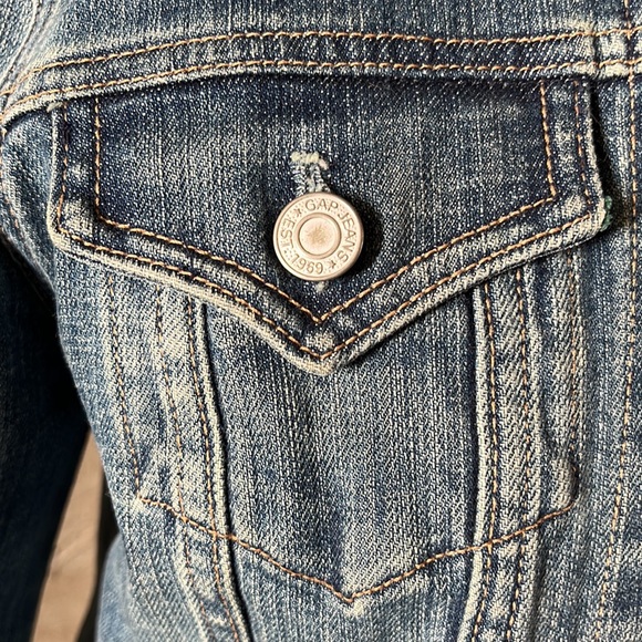 Gap jean jacket - Picture 3 of 7